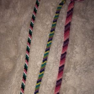 3 pk of friendship bracelets🌈